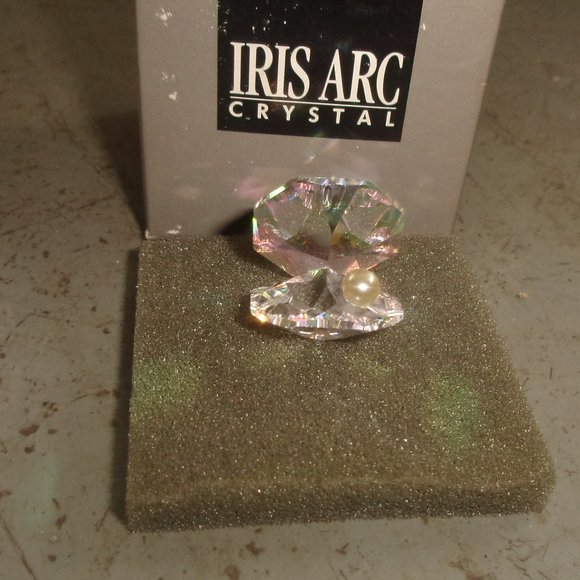Iris Arc crystal figurine Clam with Pearl MIB - Picture 1 of 1
